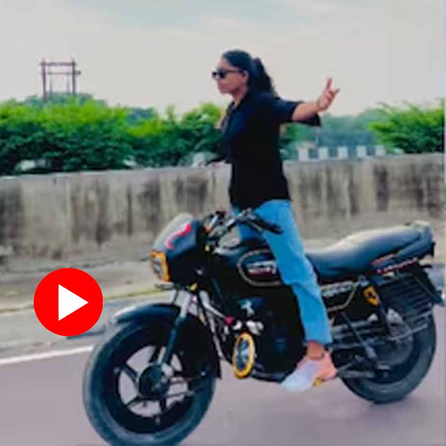 Video shows woman performing bike stunts despite of 20 thousand rupees fine