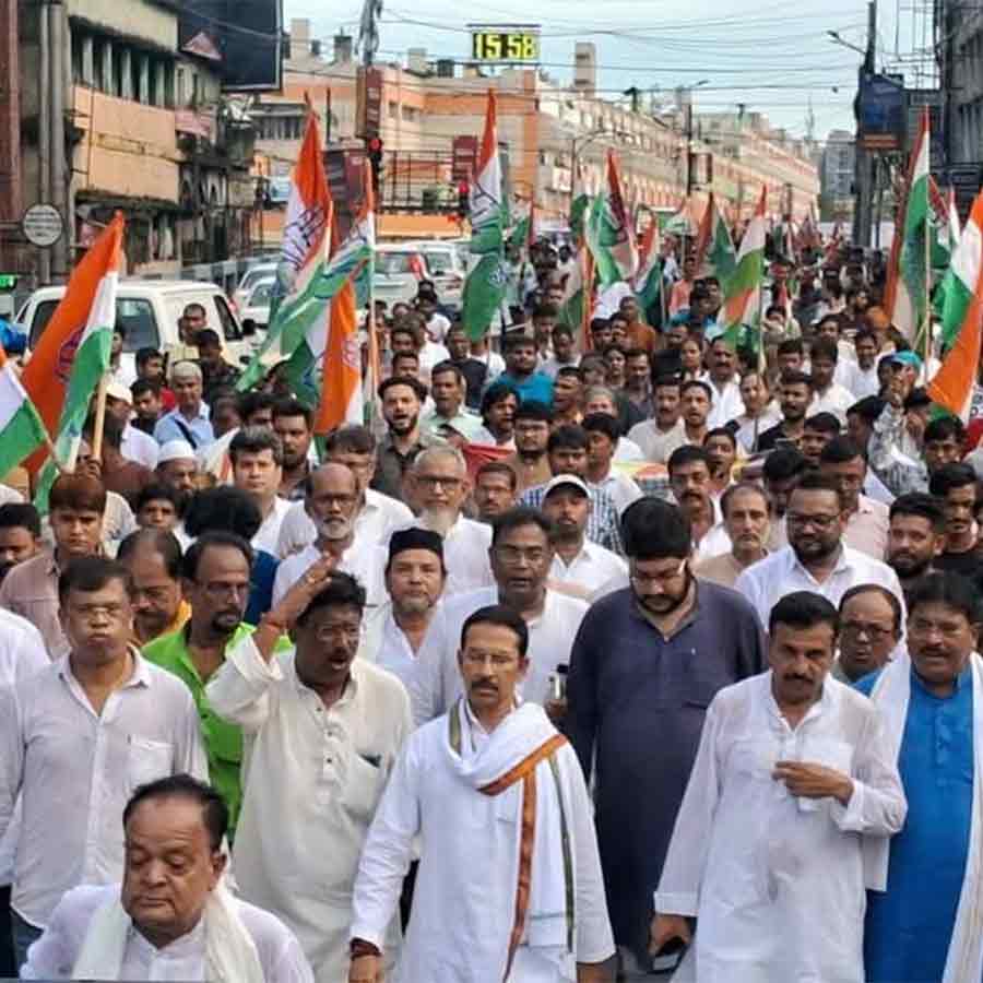 Congress marched to protest BJP attack on Congress office
