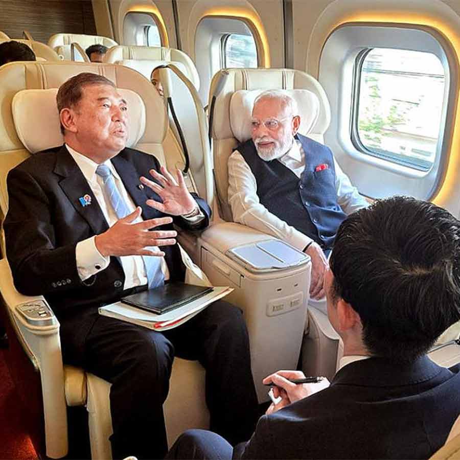 Narendra Modi met with the governors of 16 prefectures of Japan in Tokyo