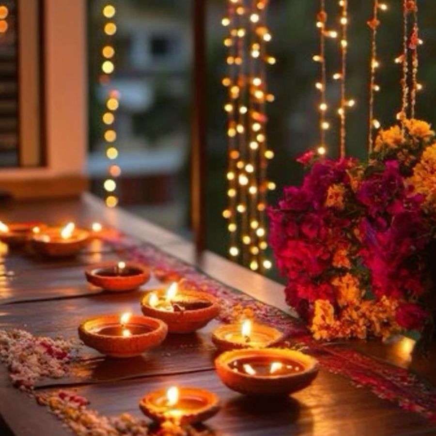 সেই নরম আলোর ওপারে যখন সন্ধ্যা নামবে, আড্ডাটা উঠবে আরও জমে, হয়ে উঠবে আরও প্রাণবন্ত। 