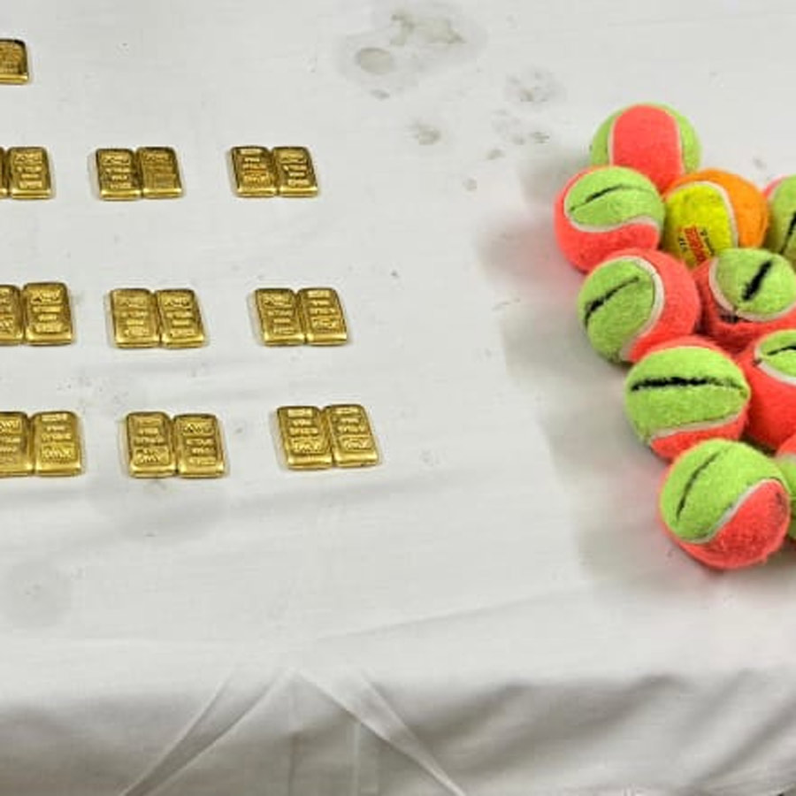 BSF recovered gold worth 5 crore in coochbehar dgtld