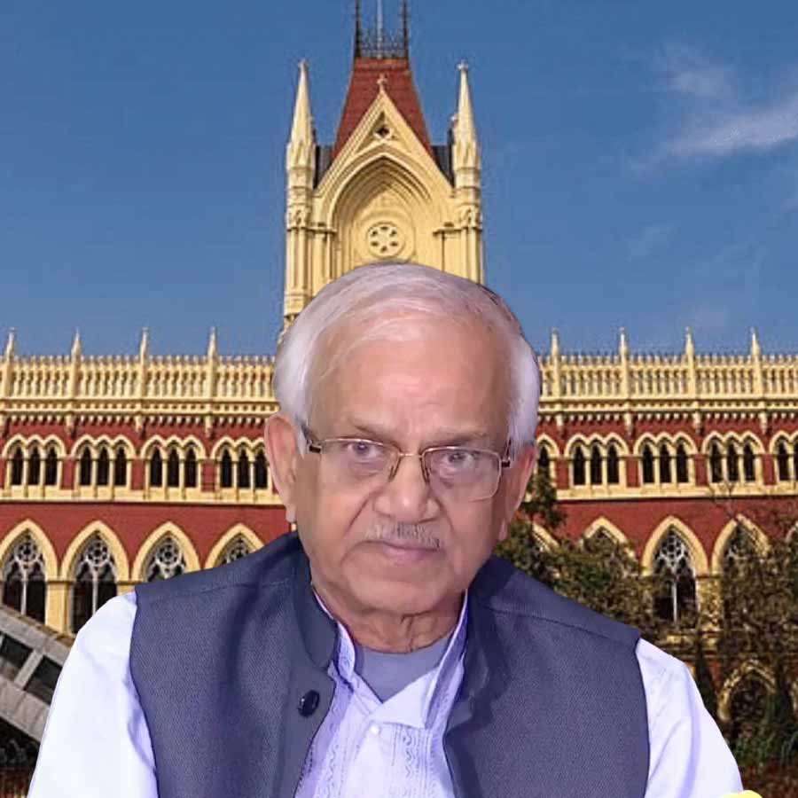 শোভনদেব চট্টোপাধ্যায়।