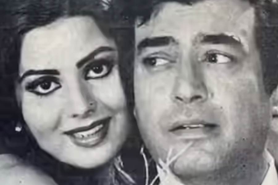 বিয়ে নিয়ে সঞ্জীবের সিদ্ধান্ত মন থেকে মেনে নিতে পারেননি সুলক্ষণা। নিজেকে একসময় ঘরবন্দিও করে ফেলেছিলেন। সুলক্ষণার বোন বিজয়েতা এই প্রসঙ্গে এক সাক্ষাৎকারে জানিয়েছিলেন যে, সঞ্জীবের সঙ্গে বিয়ে হয়নি বলে মানসিক অবসাদে ডুবে গিয়েছিলেন সুলক্ষণা।