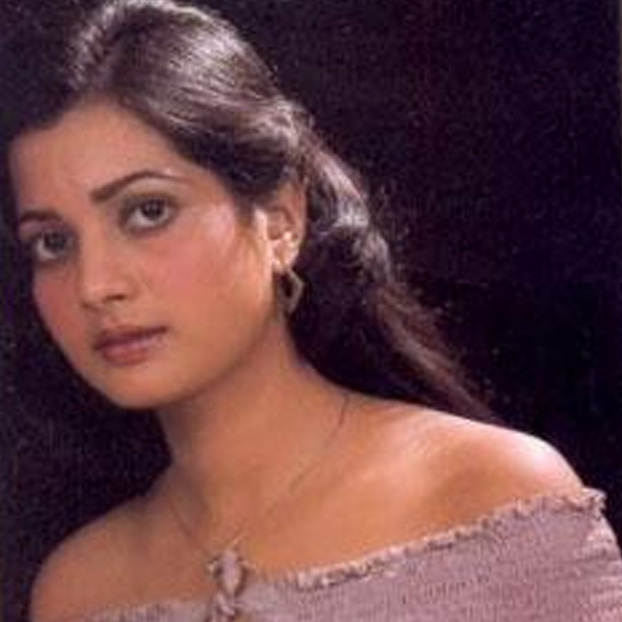 বিজয়েতা সাক্ষাৎকারে বলেছিলেন, ‘‘আমার দিদিকে (সুলক্ষণা) সঞ্জীব ভালবাসতেন কি না জানি না। তবে সুলক্ষণাকে খুবই পছন্দ করতেন তিনি। সর্ব ক্ষণ খুনসুটি করতেন সুলক্ষণার সঙ্গে। তবে দিদি যখনই বিয়ের প্রসঙ্গ তুলত, তখনই উত্তর না দিয়ে এড়িয়ে যেতেন সঞ্জীব। ‘দেখা যাবে, ভেবে দেখব’, এই ধরনের উত্তর দিতেন তিনি। কখনও স্পষ্ট ভাবে হ্যাঁ অথবা না বলেননি।’’