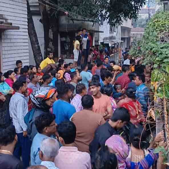 People who lost their money in cheat fund scam spotted and held the man involved, police begin probe dgtld