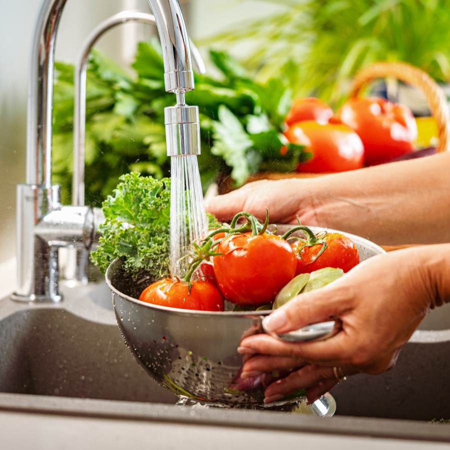 Should you wash vegetables in hot or cold water dgtl