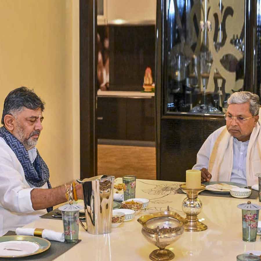 Unity show at Shivakumar-Siddaramaiah\\\\\\\'s breakfast meeting in Karnataka
