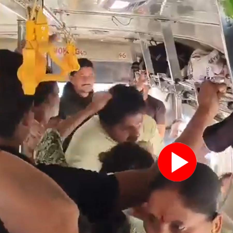 Video of brawl between women and male passengers over seat dispute in Andhra Pradesh goes viral dgtl