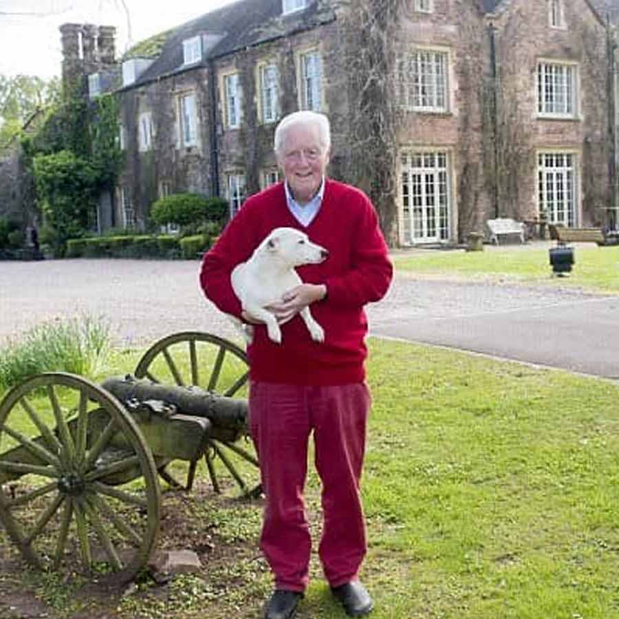 Old British Baronet looking for younger bride to get male heir, offers annual salary