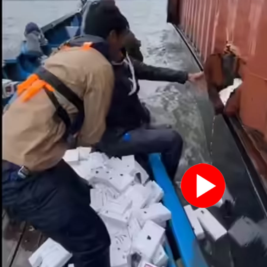 AI made video shows broken container full of iPhone floating in water