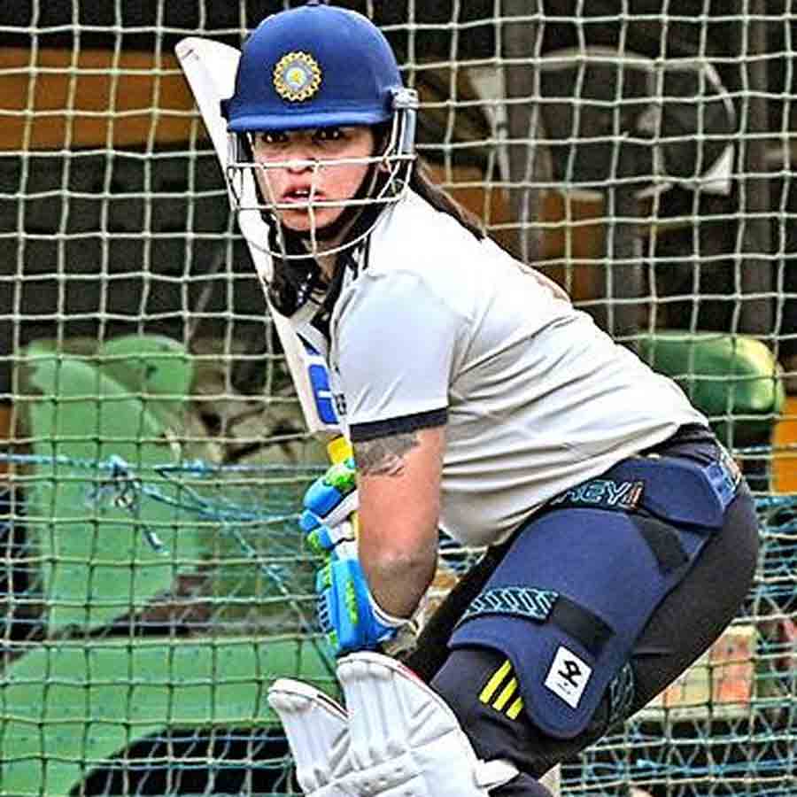 দৃঢ়প্রতিজ্ঞ: সল্টলেকে প্রস্তুতিতে রিচা। বৃহস্পতিবার।