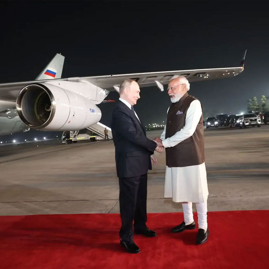 Toyota Fortuner Sigma 4 MT Steals the Spotlight as PM Narendra Modi and Vladimir Putin  Ride Together in Delhi