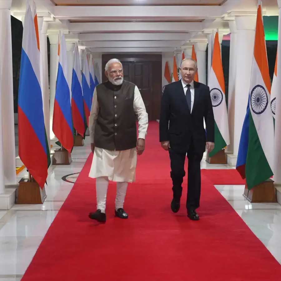 Toyota Fortuner Sigma 4 MT Steals the Spotlight as PM Narendra Modi and Vladimir Putin  Ride Together in Delhi