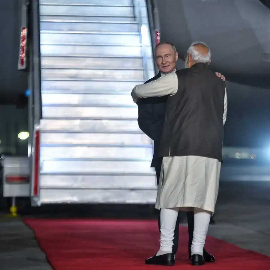 Toyota Fortuner Sigma 4 MT Steals the Spotlight as PM Narendra Modi and Vladimir Putin  Ride Together in Delhi