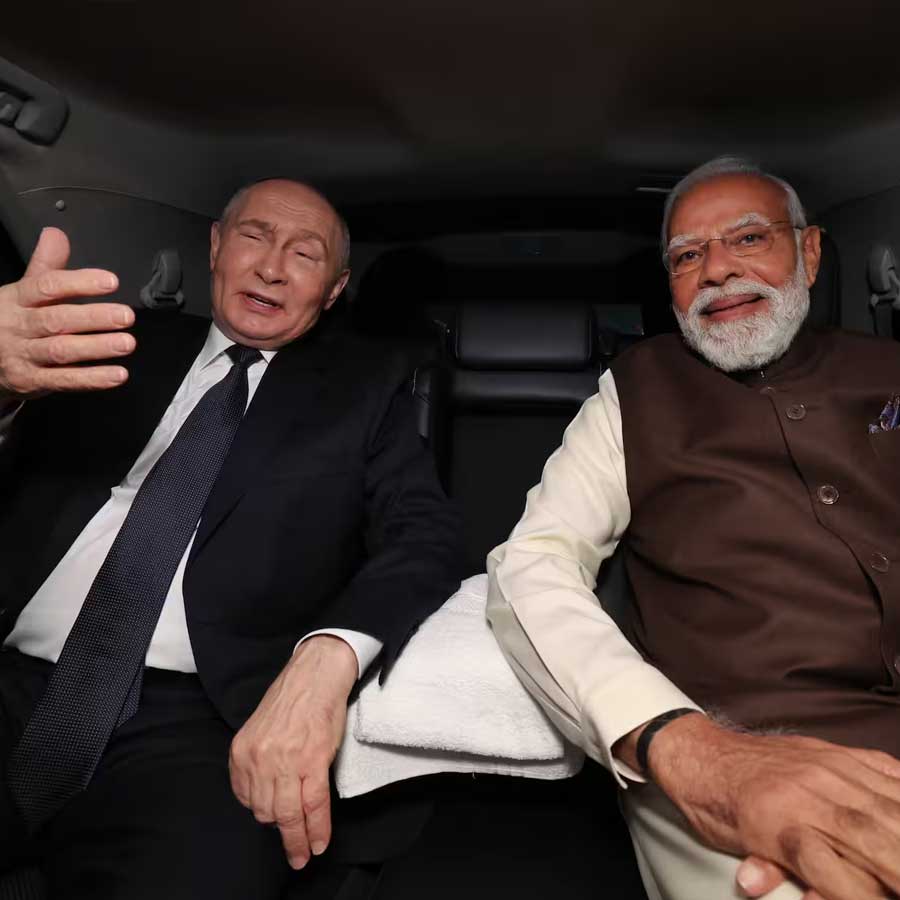 Toyota Fortuner Sigma 4 MT Steals the Spotlight as PM Narendra Modi and Vladimir Putin  Ride Together in Delhi
