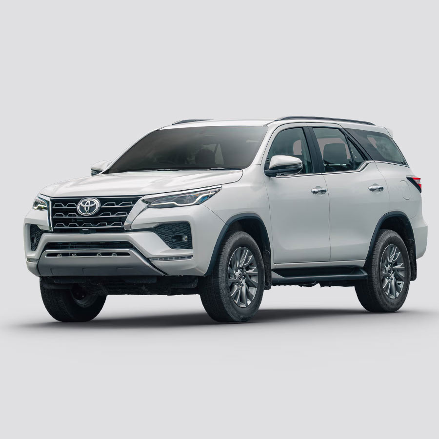 Toyota Fortuner Sigma 4 MT Steals the Spotlight as PM Narendra Modi and Vladimir Putin  Ride Together in Delhi