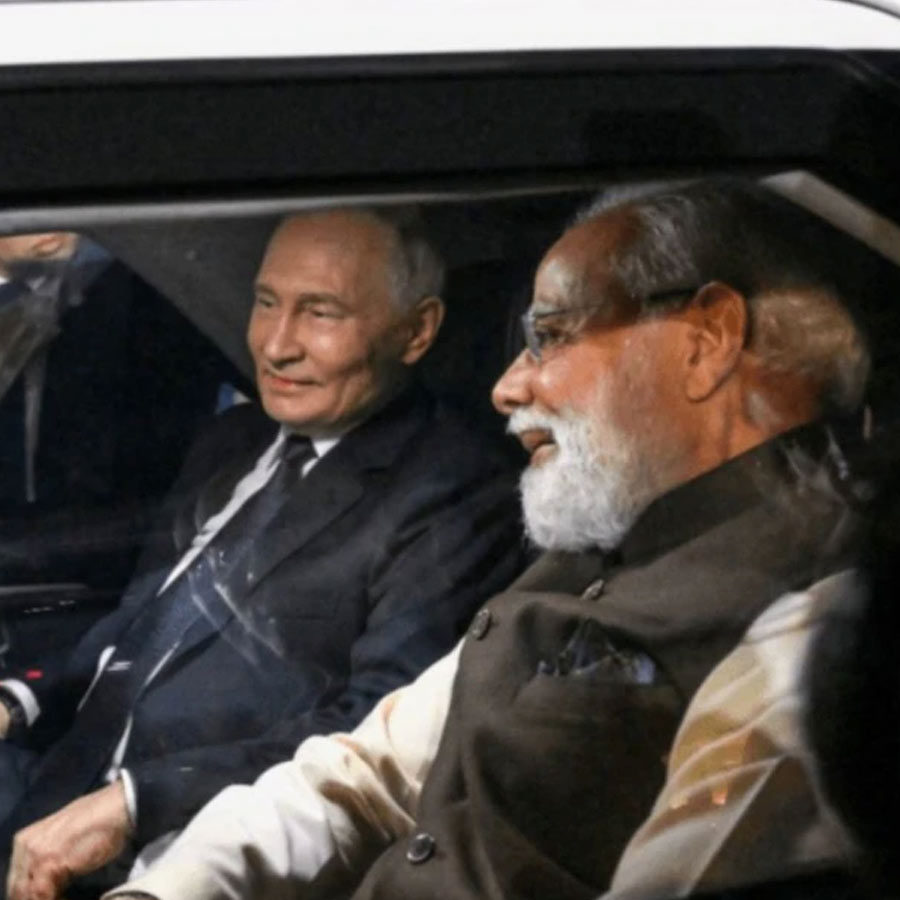 Toyota Fortuner Sigma 4 MT Steals the Spotlight as PM Narendra Modi and Vladimir Putin  Ride Together in Delhi