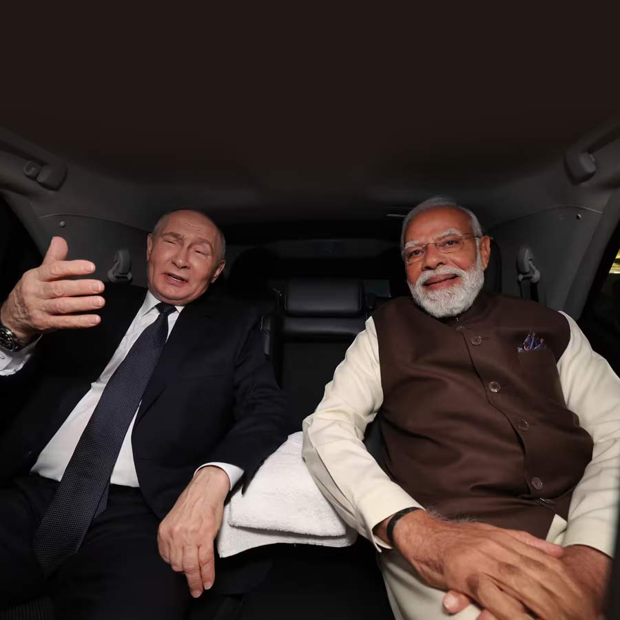 Toyota Fortuner Sigma 4 MT Steals the Spotlight as PM Narendra Modi and Vladimir Putin  Ride Together in Delhi