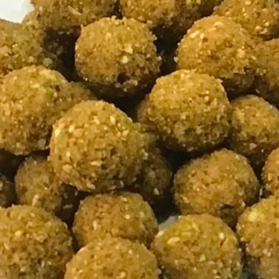 মেথির নাড়ু।