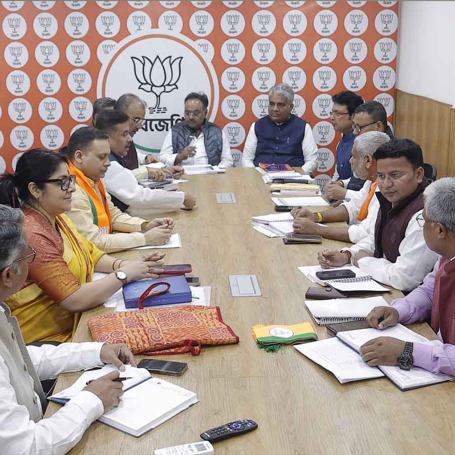 Ahead of polls Bengal BJP plans reunion with old leaders, Meeting being arranged at Kolkata on Vajpayee’s birth anniversary