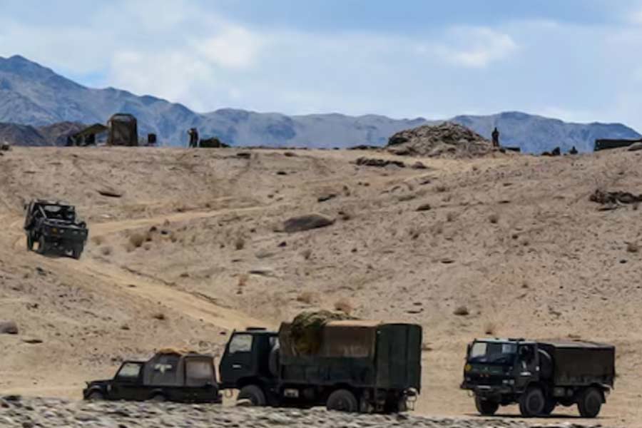 Does China deploy humanoid robot near LAC for spying on Indian Army, viral video sparks controversy