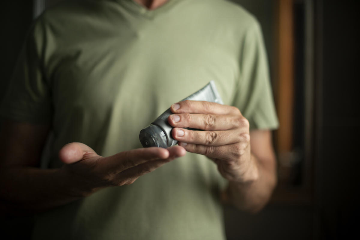 যে পণ্যের চাহিদা বেশি— ফেসওয়াশ, সানস্ক্রিন, ময়শ্চারাইজ়ার, শিট মাস্ক, ফেস সেরাম, আন্ডারআই জেল, হেয়ার জেল, বিয়ার্ড অয়েল, ডিয়োডোর‌্যান্ট, সিসি ক্রিম, কনসিলার, লিপ বাম।