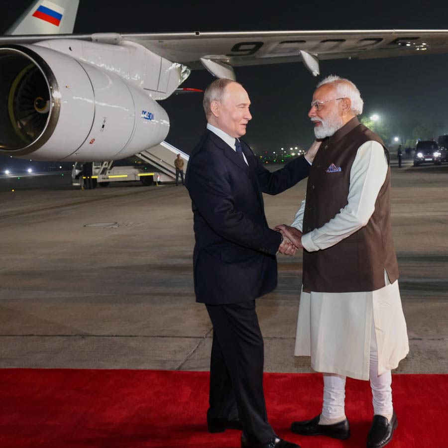 PM Narendra Modi first time met Vladimir Putin in 2001, photos go viral amid Russian President’s India visit
