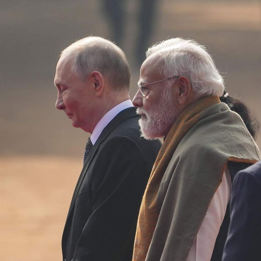 PM Narendra Modi first time met Vladimir Putin in 2001, photos go viral amid Russian President’s India visit