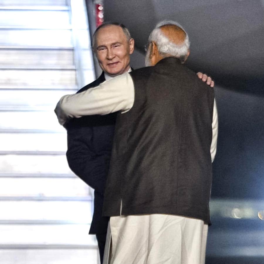PM Narendra Modi first time met Vladimir Putin in 2001, photos go viral amid Russian President’s India visit