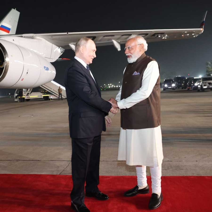 PM Narendra Modi first time met Vladimir Putin in 2001, photos go viral amid Russian President’s India visit