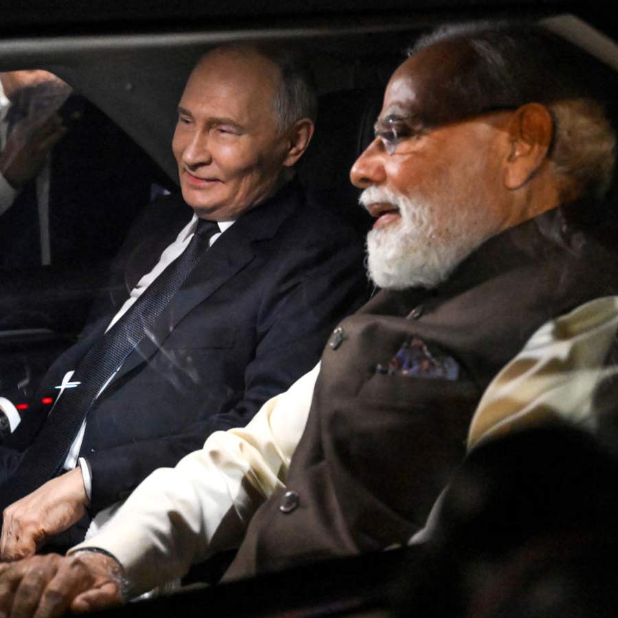 PM Narendra Modi first time met Vladimir Putin in 2001, photos go viral amid Russian President’s India visit