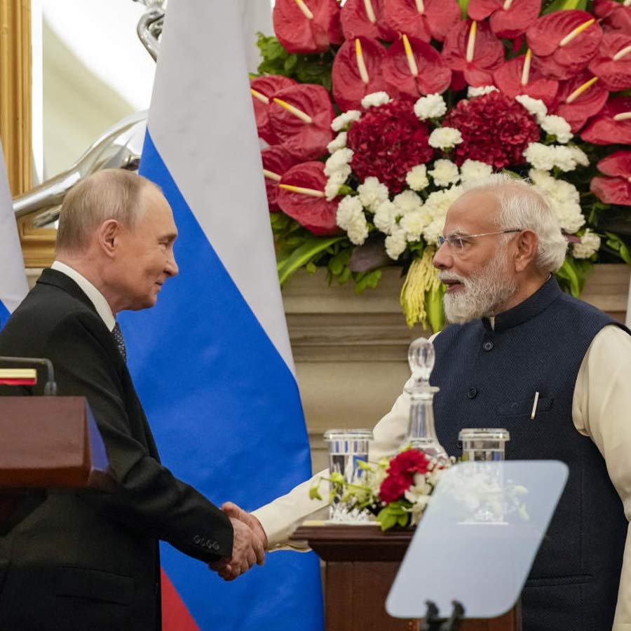 PM Narendra Modi first time met Vladimir Putin in 2001, photos go viral amid Russian President’s India visit