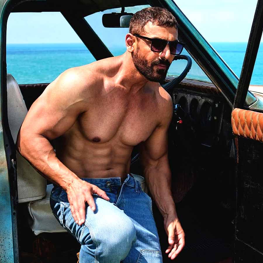 কী ভাবে যৌবন ধরে রেখেছেন জন?