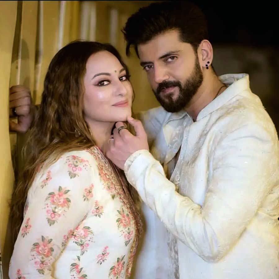 (বাঁ দিকে) সোনাক্ষী সিন্‌হা, (ডান দিকে) জ়াহির ইকবাল।