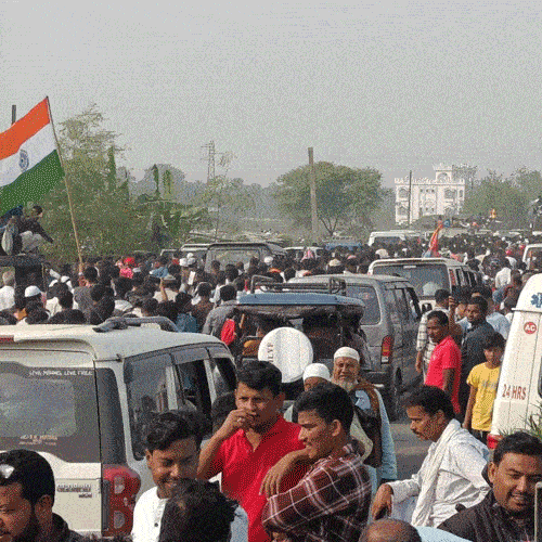 হুমায়ুন কবীরের বাবরি-কর্মসূচির জেরে মুর্শিদাবাদে অবরুদ্ধ হয়ে পড়ল জাতীয় সড়কের একাংশ।