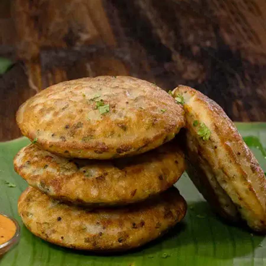 গরম বান দোসা রাখতে পারেন প্রাতঃরাশে। বানানোও সহজ।