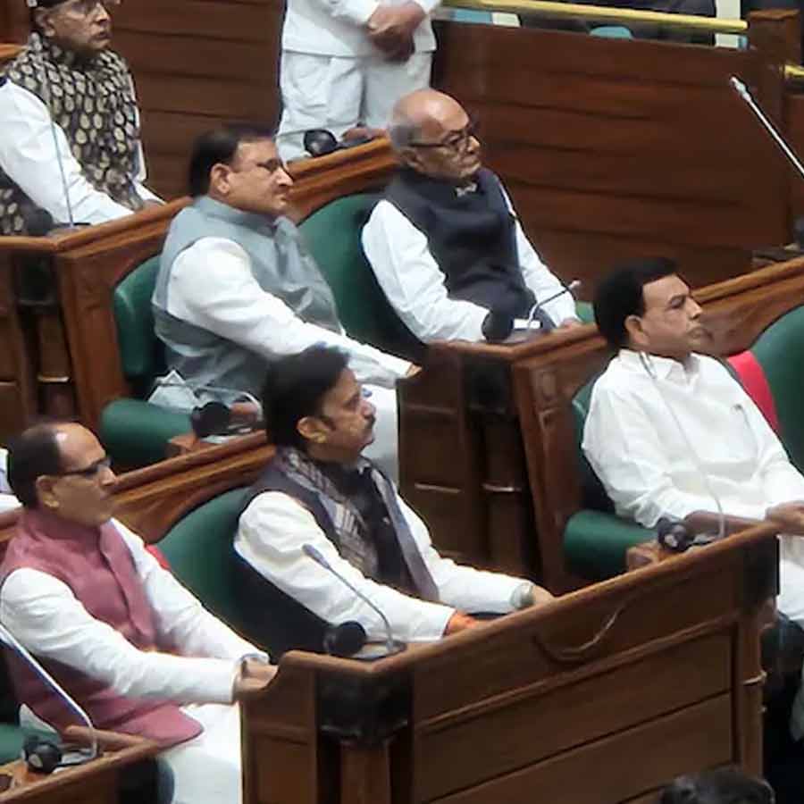 মধ্যপ্রদেশ বিধানসভায় অনুপস্থিত ১৪ জন বিধায়ক।