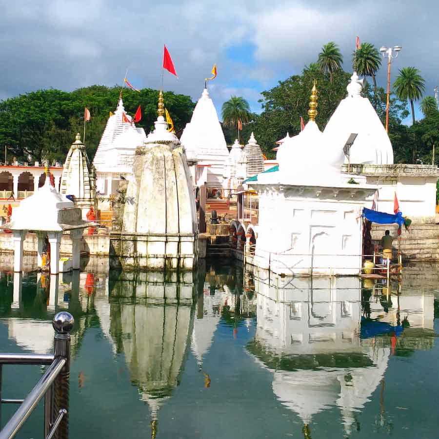 নর্মদা-র উৎপত্তিস্থল অমরকণ্টক, তীর্থরাজ নামেও পরিচিত।