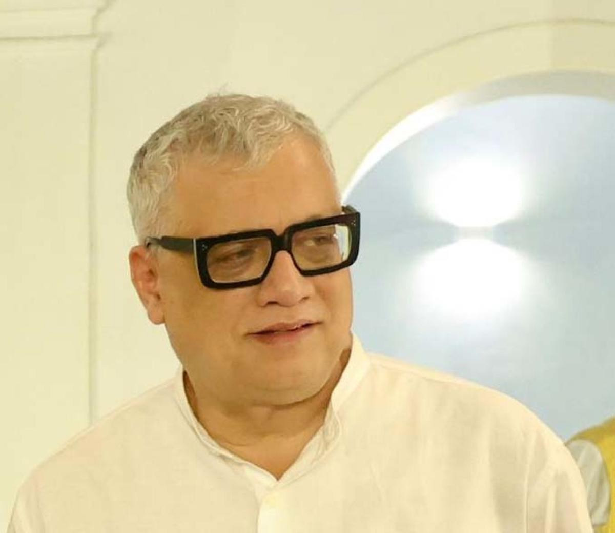 প্রসন্ন: ডেরেক ও’ব্রায়েন।