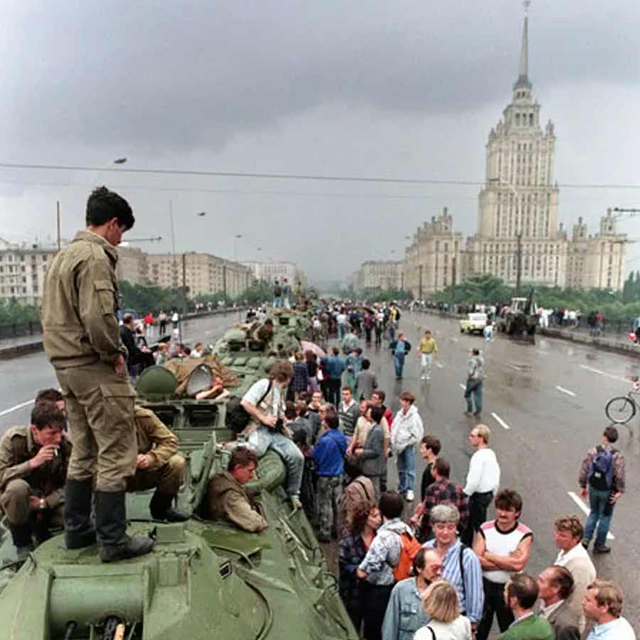 Vladimir Putin plan to sell advertising space on Russian spacecraft and launch vehicles