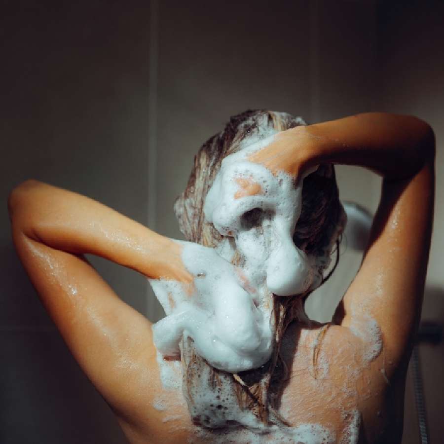 চুল পড়ার জন্য হার্ড ওয়াটার কতটা দায়ী?