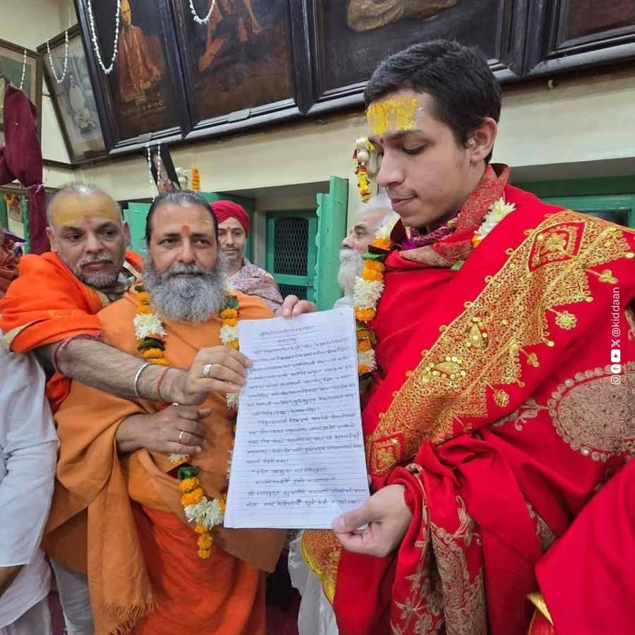 All need to know about Vedamurti Devavrat Mahesh Rekhe, 19 year old Vedic scholar praised by PM Narendra Modi for reciting 2,000 mantras