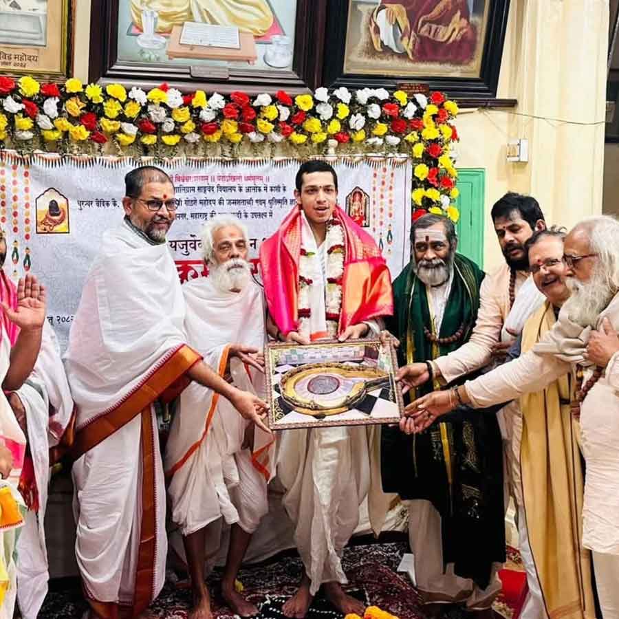 All need to know about Vedamurti Devavrat Mahesh Rekhe, 19 year old Vedic scholar praised by PM Narendra Modi for reciting 2,000 mantras