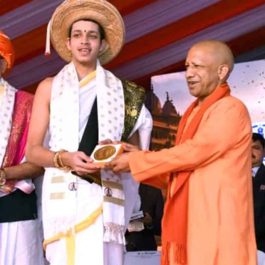 All need to know about Vedamurti Devavrat Mahesh Rekhe, 19 year old Vedic scholar praised by PM Narendra Modi for reciting 2,000 mantras