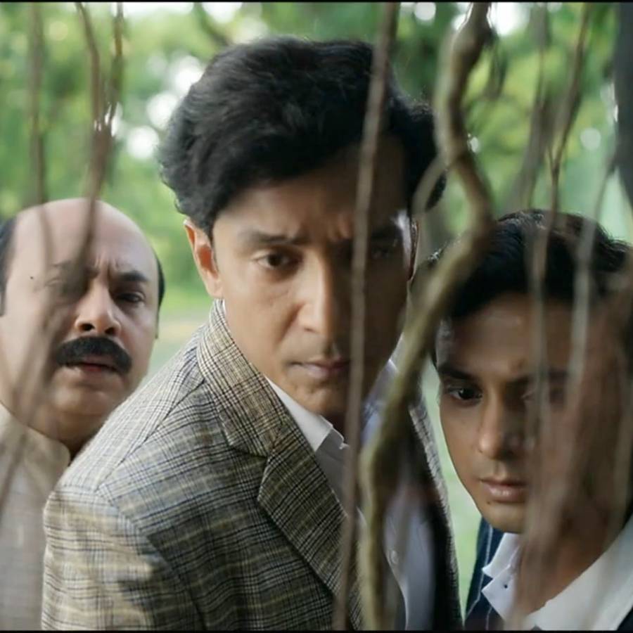 অনির্বাণ চক্রবর্তী, টোটা রায়চৌধুরী, কল্পন মিত্র ‘রয়েল বেঙ্গল রহস্য’-এর শুটিংয়ে।