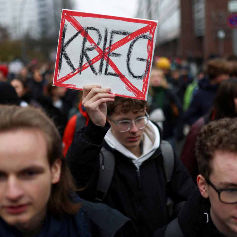 Germany faces massive Gen G protest for compulsory military service act for possible Russian aggression 