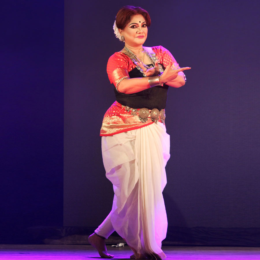 অনুষ্ঠানটির আয়োজন করেন শ্যামলিকা  চক্রবর্তী