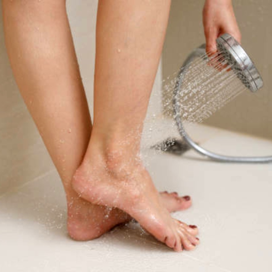পা ধোয়ার অভ্যাসে ছোট বদল।