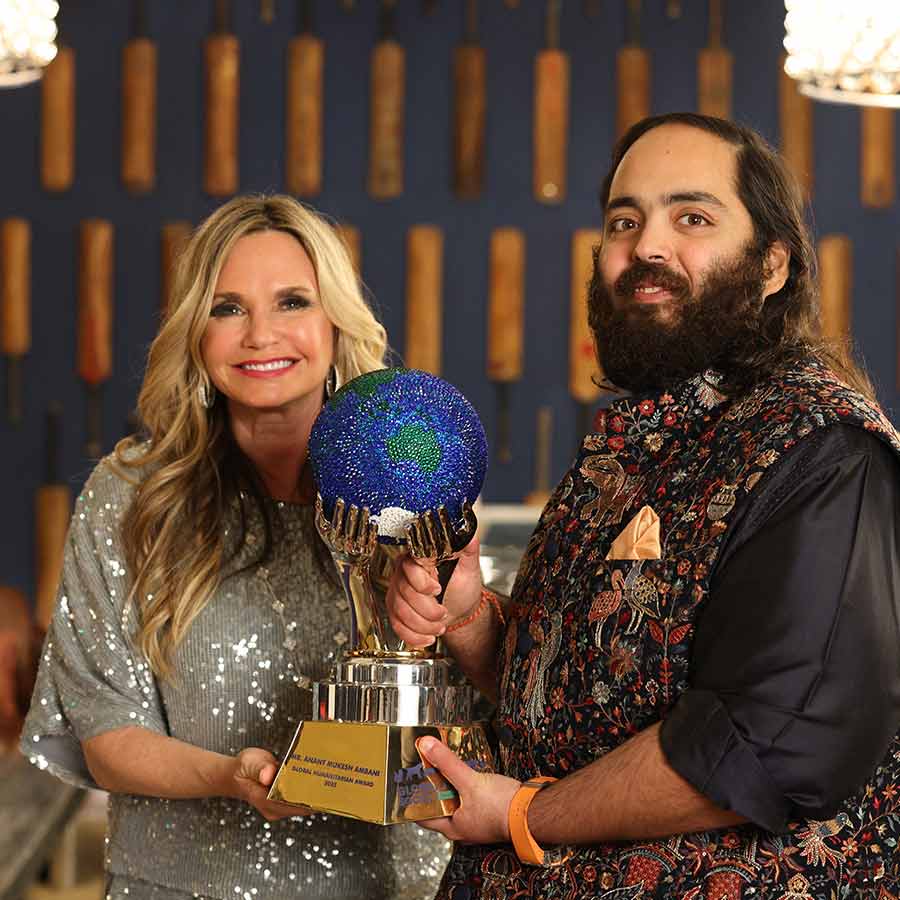 Global Humane Society presents Anant Ambani with Global Humanitarian Award for leadership in Wildlife conservation