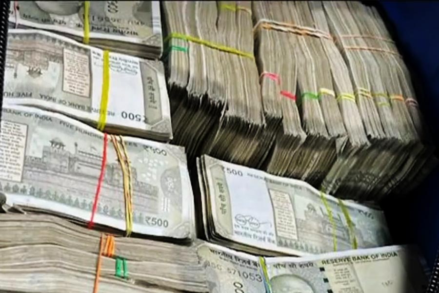 Rs 20 thousand to Rs 2 lakh cash transaction triggers 100 percent penalty in new law of Income Tax 